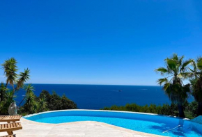 Prestigious villa with an incredible sea view